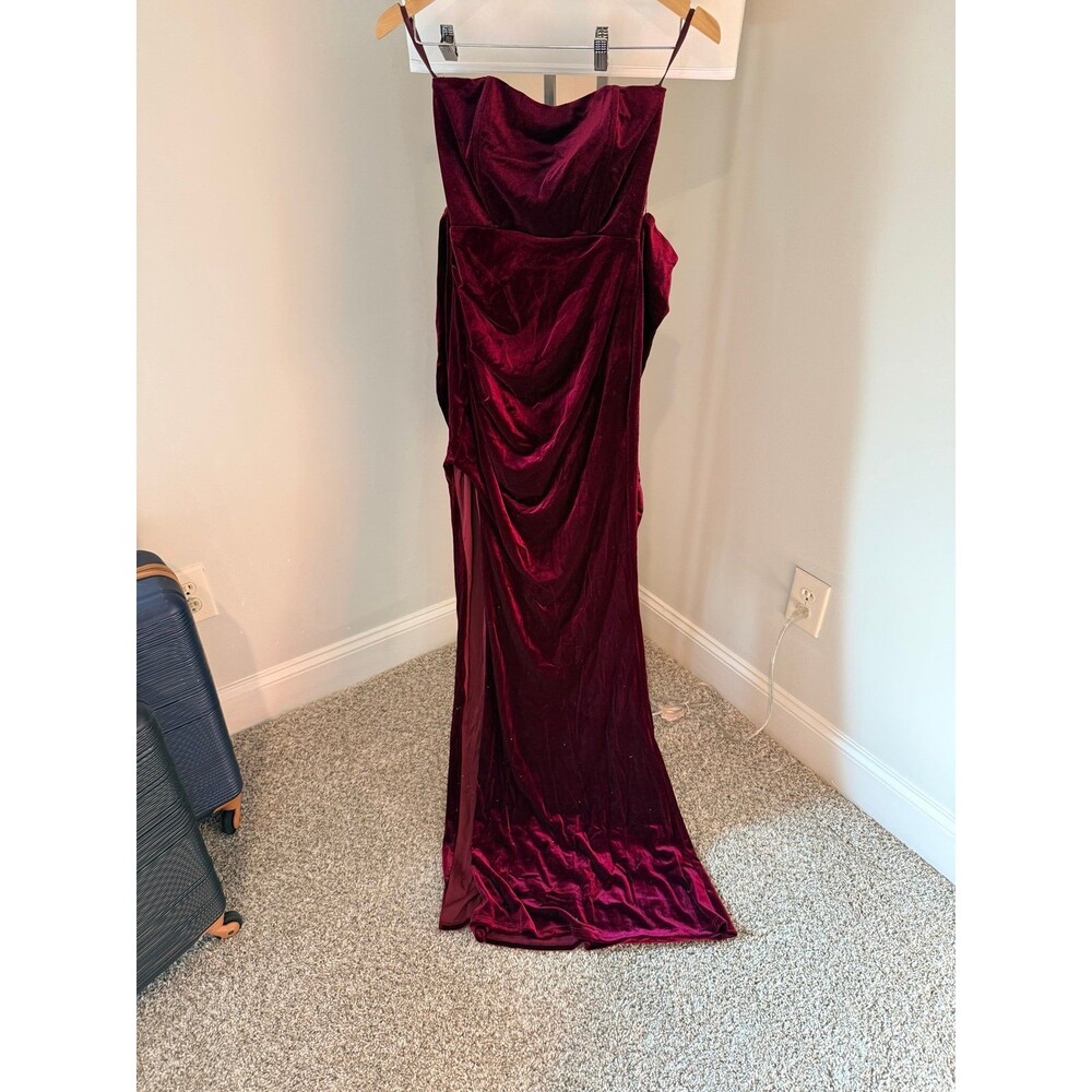 Maroon velvet dress, strapless detached sleeves